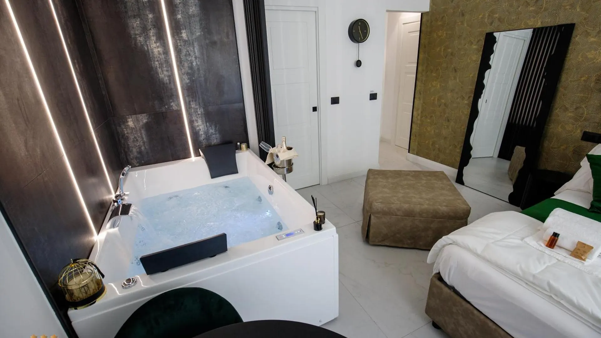 Operaprimasuite In Centro Messina 0*,  Italy